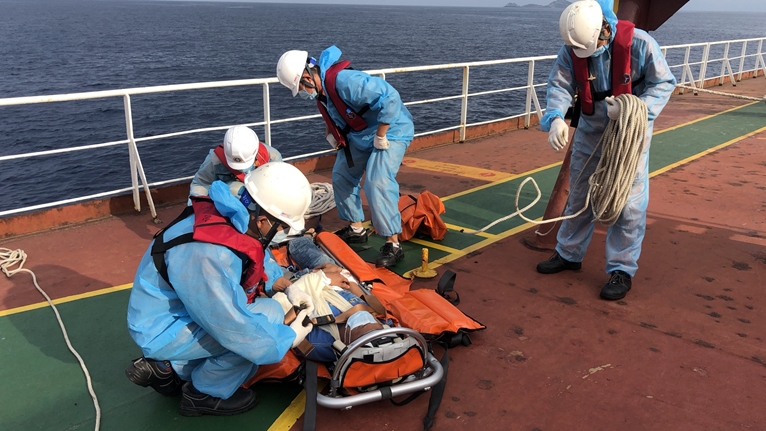 Cứu nạn kịp thời 02 thuyền viên nước ngoài gặp nạn trên biển

​