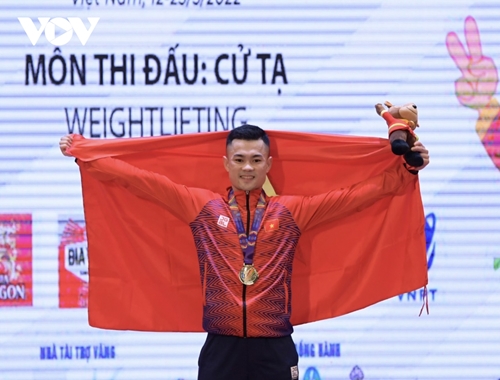 Cử tạ Việt Nam giành nhiều huy chương trong ngày thi đấu đầu tiên