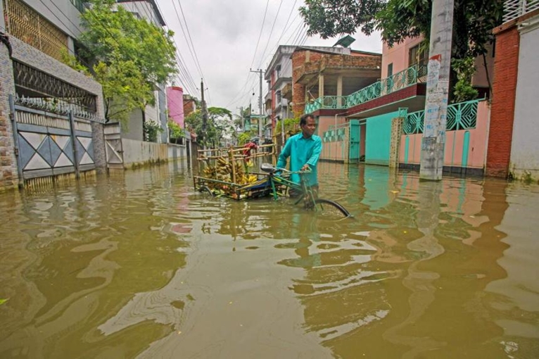 Mưa lũ nghiêm trọng, gây thiệt hại lớn ở Bangladesh và Ấn Độ