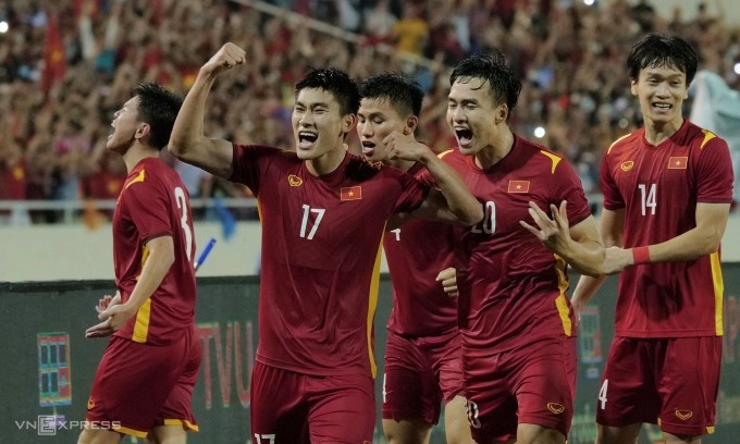 Hãy ngắm nhìn hình ảnh của đội tuyển U23 Việt Nam khi đăng quang vô địch và bạn sẽ cảm nhận được nỗi tự hào mạnh mẽ của người hâm mộ Việt Nam.