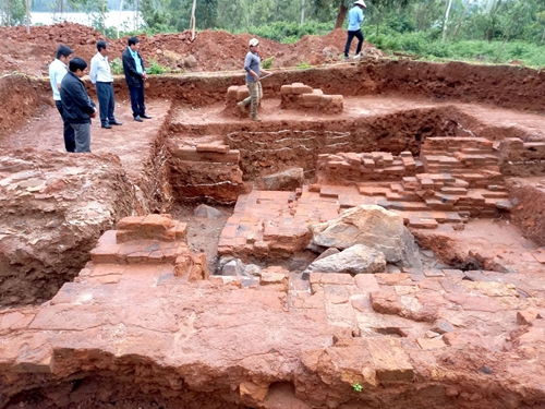 Khai quật khảo cổ tại phế tích Tháp Châu Thành