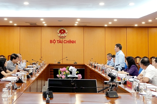 Bộ Tài chính làm việc với Hiệp hội xăng dầu Việt Nam