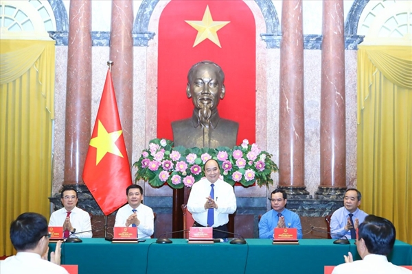 Chủ tịch nước Nguyễn Xuân Phúc gặp mặt lao động tiêu biểu ngành Dầu khí