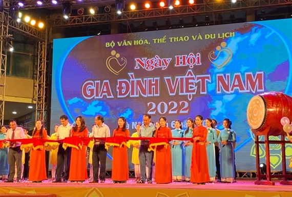 Tôn vinh những giá trị văn hóa truyền thống gia đình Việt