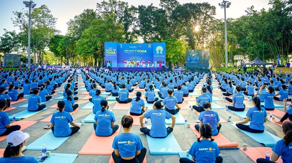 Sôi động “Ngày quốc tế Yoga” tại Festival Huế