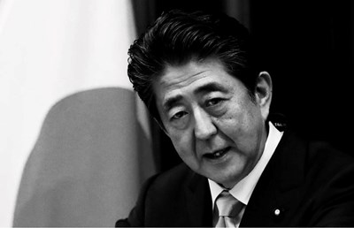 安倍晋三元首相、暗殺未遂で死亡