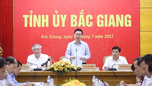Bắc Giang triển khai và vận dụng sáng tạo các Nghị quyết của Đảng