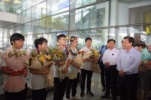 Bộ GD ĐT chúc mừng đội tuyển Việt Nam tham dự Olympic Toán học quốc tế