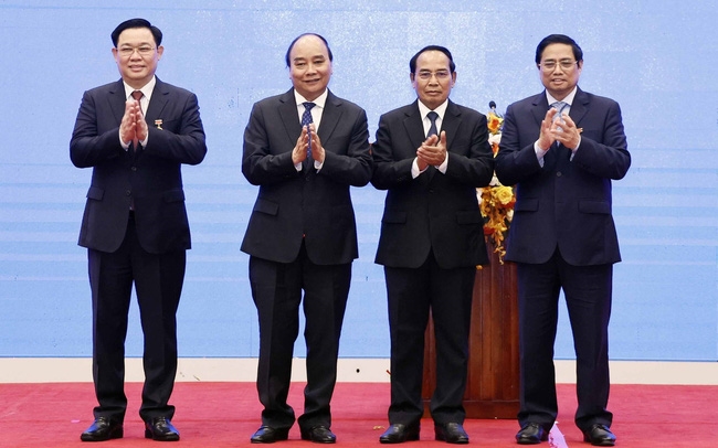 Hình ảnh: Nhà nước Lào trao Huân chương tặng Lãnh đạo cấp cao Việt Nam số 1