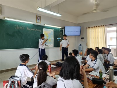 “Dân ta phải biết sử ta”