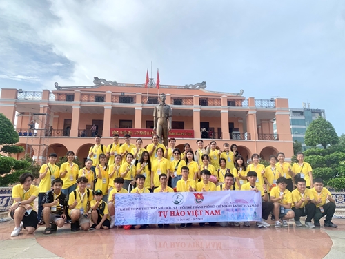 Thanh thiếu niên kiều bào tham dự trại hè “Tự hào Việt Nam”