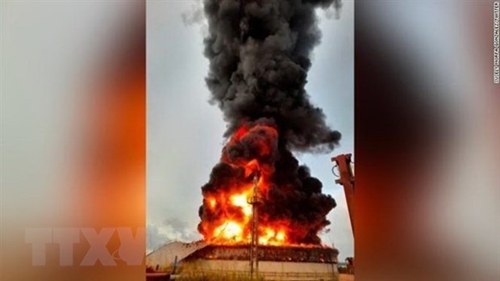 Cuba nỗ lực tìm kiếm 17 lính cứu hỏa mất tích trong vụ cháy kho dầu