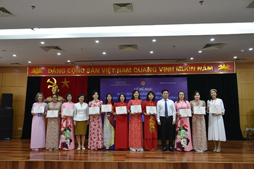 Thu lượm nhiều kiến thức bổ ích cho công tác dạy và học tiếng Việt ở nước ngoài