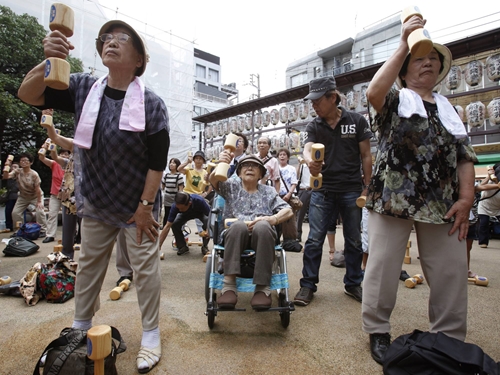 Số người trên 75 tuổi ở Nhật Bản chiếm tới 15 dân số