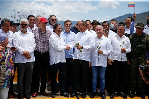 Chính thức mở lại biên giới giữa Venezuela và Colombia