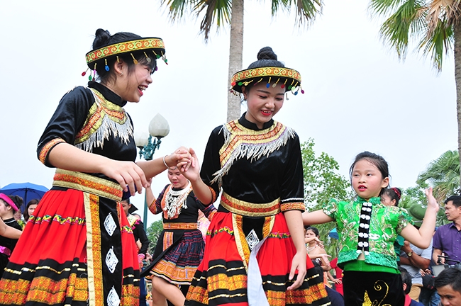 Tổng quan về trang phục truyền thống các dân tộc thiểu số Việt Nam