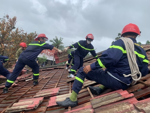 Doanh nghiệp bảo hiểm khẩn trương ​báo cáo thiệt hại và bồi thường bảo hiểm do bão Nuru