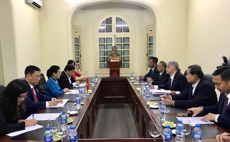 Thúc đẩy quan hệ hợp tác giữa hai Ủy ban Hòa bình Việt Nam – Lào