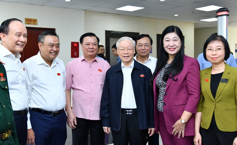 Tổng Bí thư Nguyễn Phú Trọng cùng các đại biểu Quốc hội thuộc Đơn vị bầu cử số 1 Thành phố Hà Nội đã tiếp xúc cử tri