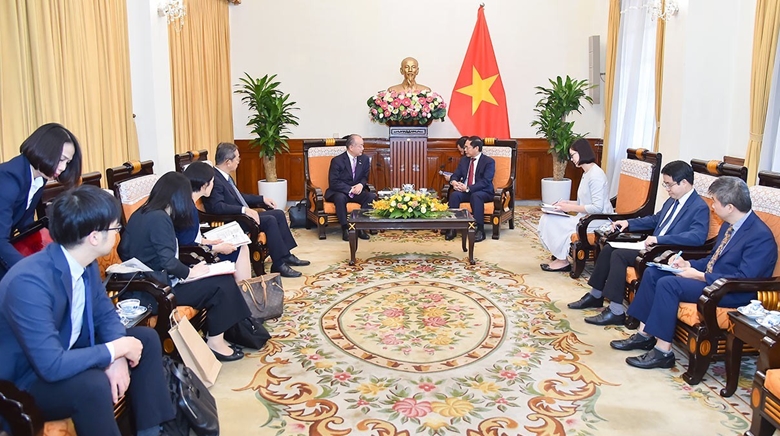 Hình ảnh: Việt Nam có vị trí quan trọng hàng đầu trong triển khai chính sách đối ngoại của Nhật Bản số 2