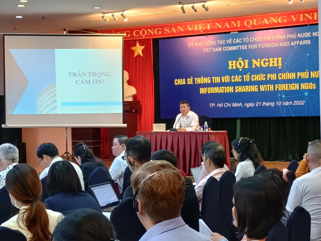 Chia sẻ thông tin với các tổ chức phi chính phủ nước ngoài tại TP. Hồ Chí Minh