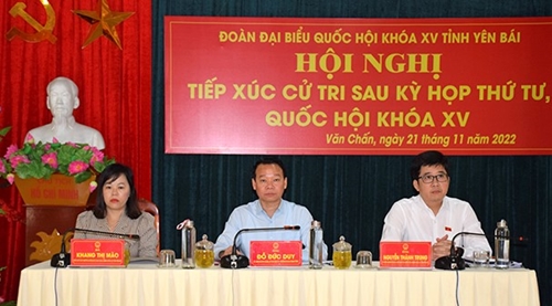 Bí thư Tỉnh ủy – Trưởng đoàn Đại biểu Quốc hội tỉnh Yên Bái tiếp xúc cử tri huyện Văn Chấn