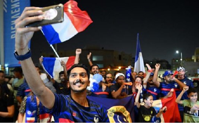 Hãy sở hữu cho mình vé bán online để theo dõi đội tuyển Pháp trong những trận đấu đầy kịch tính. Hình ảnh liên quan sẽ giúp bạn chìm đắm trong không khí sôi động của World Cup 2022.