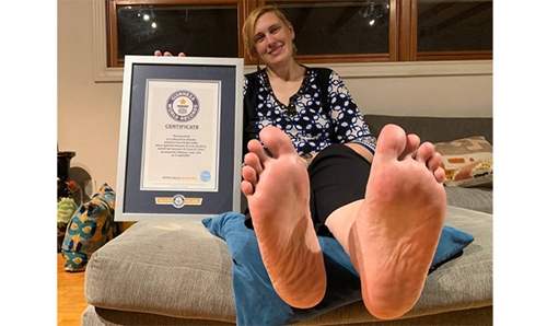 Người phụ nữ có đôi bàn chân lớn nhất thế giới