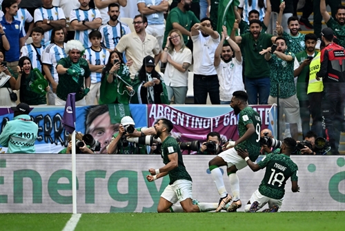 Argentina thua sốc Saudi Arabia trong trận ra quân tại World Cup 2022