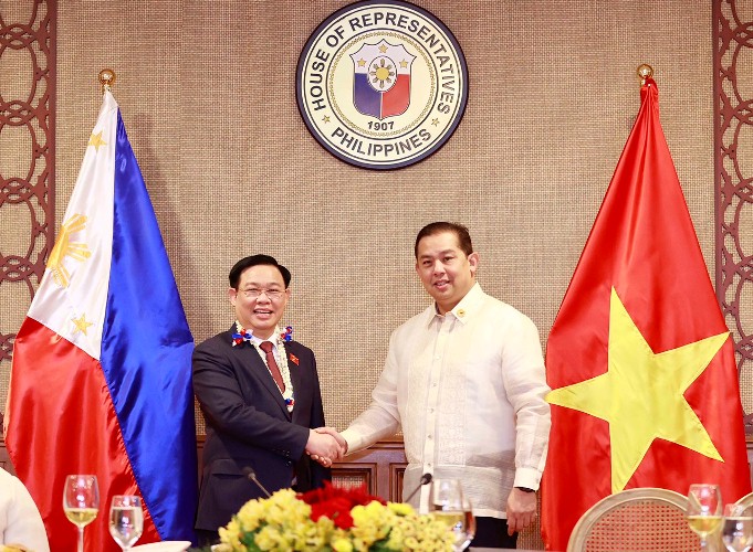Đối tác chiến lược Việt Nam-Philippines là một trong những mối quan hệ hiệu quả và bền vững nhất tại khu vực Đông Nam Á. Hai quốc gia đã có những chia sẻ và hợp tác chặt chẽ trong nhiều lĩnh vực, từ kinh tế đến an ninh, đưa quan hệ biên giới đến tầm cao mới và góp phần bảo vệ hòa bình trong khu vực. Hãy xem hình ảnh liên quan để cảm nhận sự hợp tác và phát triển bền vững giữa Việt Nam-Philippines.