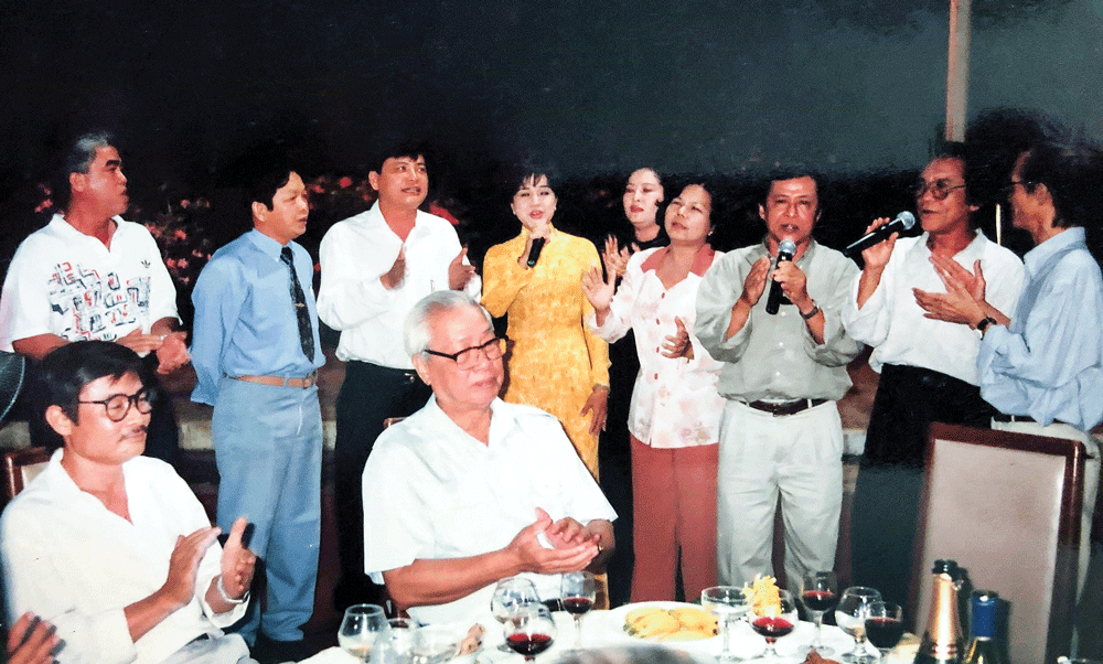 Thủ tướng Võ Văn Kiệt - người lãnh đạo tài ba và thành công của Việt Nam. Hãy xem qua bức ảnh này để hiểu thêm về cuộc đời và sự nghiệp của người con xa xứ này.