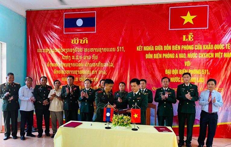 Tổ chức kết nghĩa giữa các đồn Biên phòng Quảng Trị  Việt Nam và tỉnh Salavan Lào