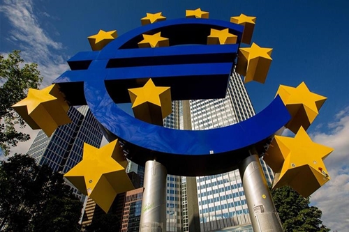 Lạm phát ở Eurozone giảm lần đầu tiên trong 17 tháng