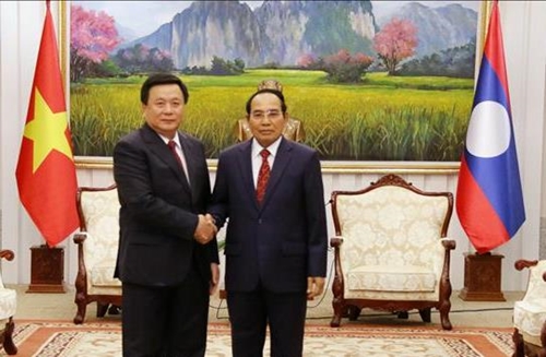 Giữ gìn, vun đắp cho mối quan hệ đoàn kết đặc biệt Việt Nam - Lào ngày càng phát triển