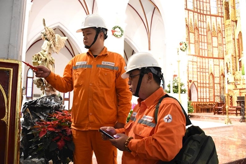 Hà Nội bảo đảm cấp điện an toàn dịp lễ Noel và Tết Dương lịch 2023