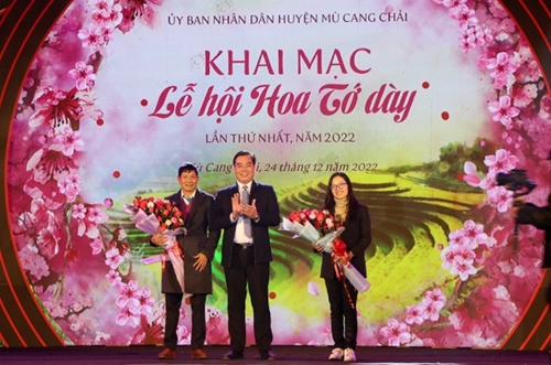 Khai mạc Lễ hội hoa Tớ dày huyện Mù Cang Chải năm 2022