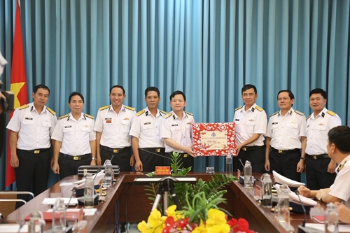 Quân chủng Hải quân chúc Tết các đơn vị Hải quân tại tỉnh Phú Yên