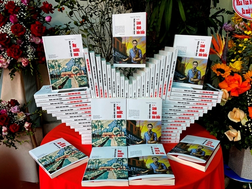 Ra mắt tập 2 bộ tiểu thuyết “Nước non vạn dặm” về Chủ tịch Hồ Chí Minh