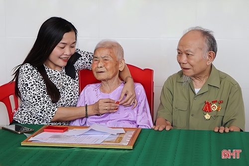 Niềm tin sắt son của vợ chồng 75 năm tuổi Đảng ở Hà Tĩnh