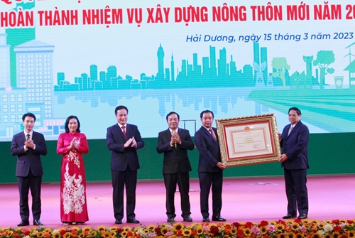 Thủ tướng Phạm Minh Chính trao quyết định công nhận tỉnh Hải Dương hoàn thành nhiệm vụ xây dựng nông thôn mới