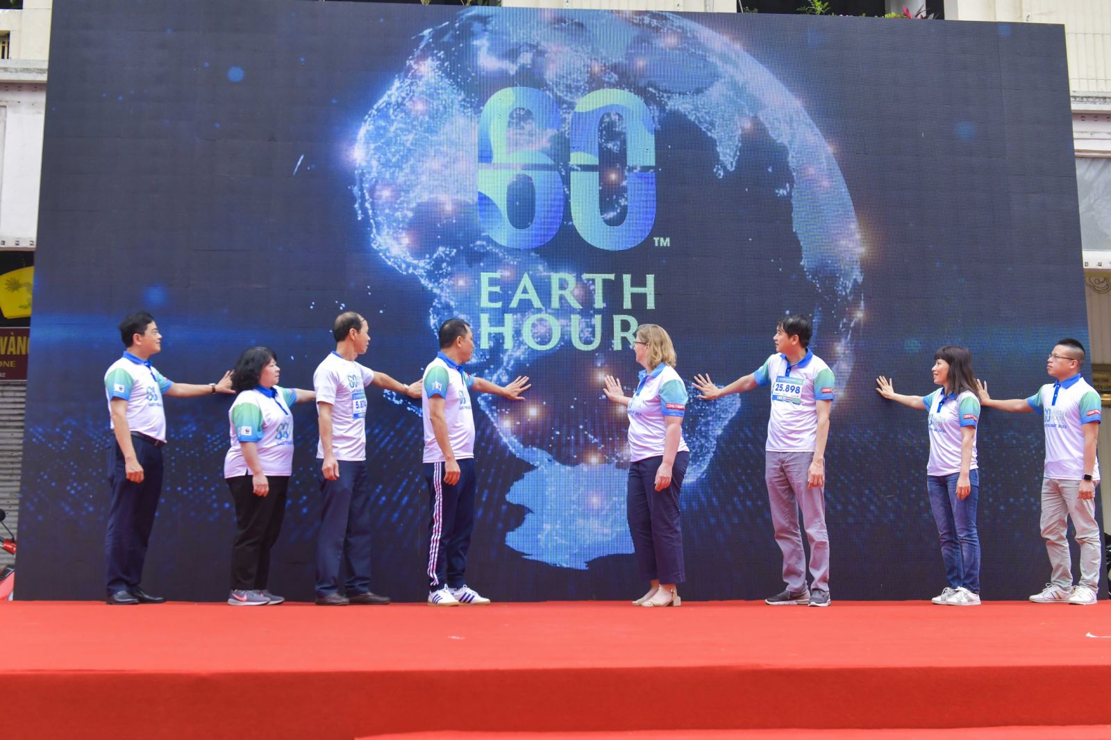 TP Hồ Chí Minh hưởng ứng Chiến dịch Giờ Trái đất năm 2023