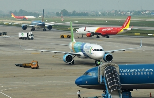 Giữ hay bỏ quy định về giá trần với dịch vụ vận chuyển hành khách hàng không nội địa