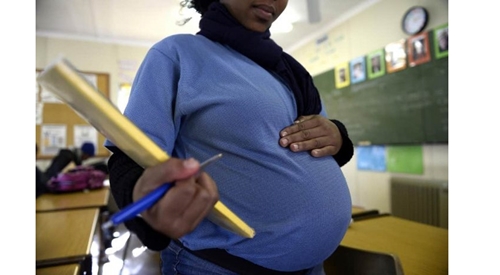 Gần 43 000 nữ sinh Tanazania bỏ học vì mang thai