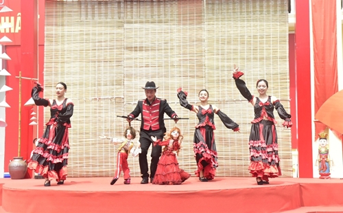 Đặc sắc nghệ thuật múa rối Việt Nam
