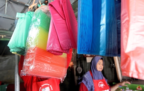 Malaysia cấm sử dụng túi nhựa vào năm 2025