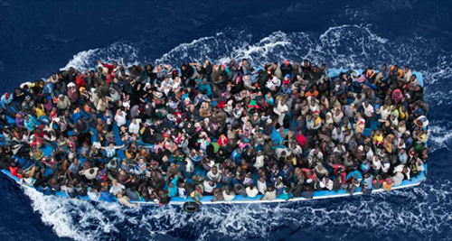Italy bắt giữ 29 đối tượng buôn bán người di cư