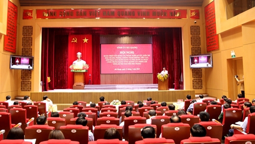 Hơn 7 500 cán bộ, đảng viên tỉnh Hà Giang quán triệt nội dung cuốn sách của Tổng Bí thư