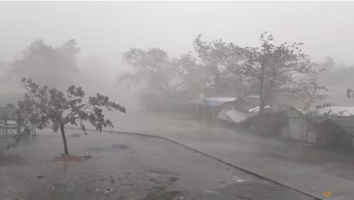 Cơn bão mạnh nhất thập kỷ tấn công Myanmar và Bangladesh