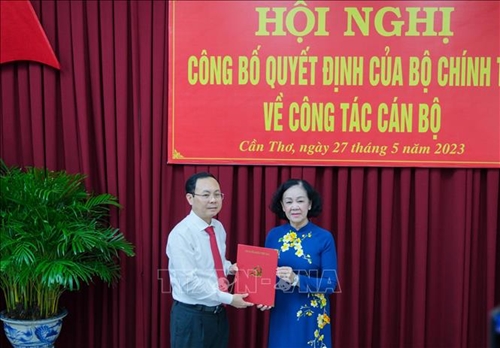 Phó Bí thư Thành ủy Thành phố Hồ Chí Minh Nguyễn Văn Hiếu giữ chức Bí thư Thành ủy Cần Thơ