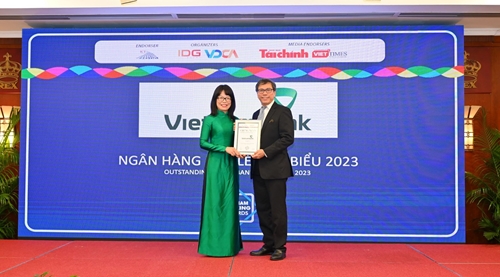Vietcombank được trao 3 giải thưởng tại diễn đàn Ngân hàng bán lẻ Việt Nam 2023
